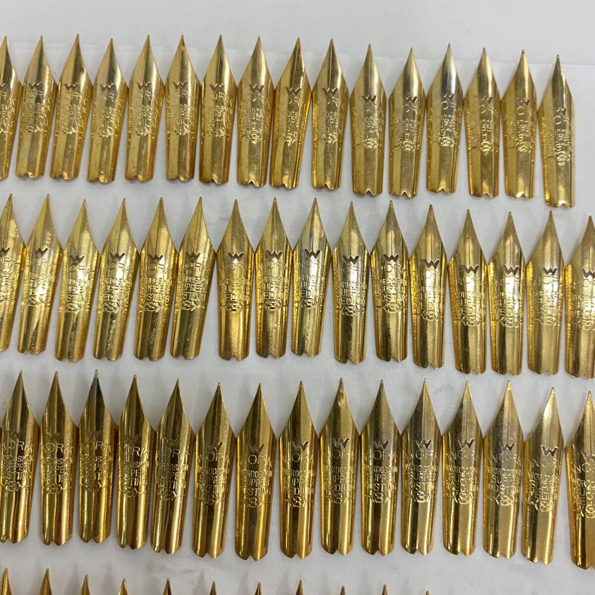 889 ペン先 3号 WORK WORDOSMIN SUPER MEDIU POSTING W穴 ゴールドカラー 替ペン 万年筆 筆記用具 紙込重量 39g_画像4