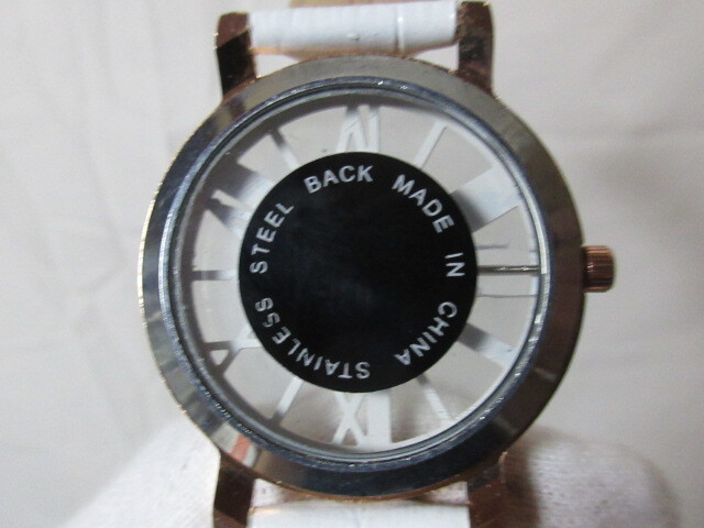 ◆wecin　レディース・メンズ兼用　 3針 クォーツ　腕時計 MADE　IN　CHINA 　電池切れ　ジャンク扱い_画像2