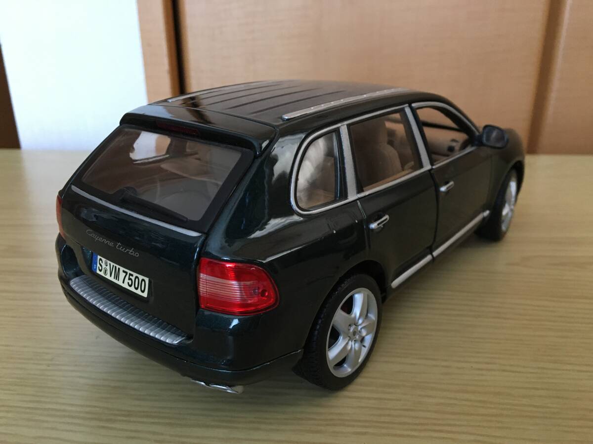 ●Maisto●マイスト●1/18●Porsche Cayenne Turbo●グリーン●ポルシェ カイエン ターボ● の画像9