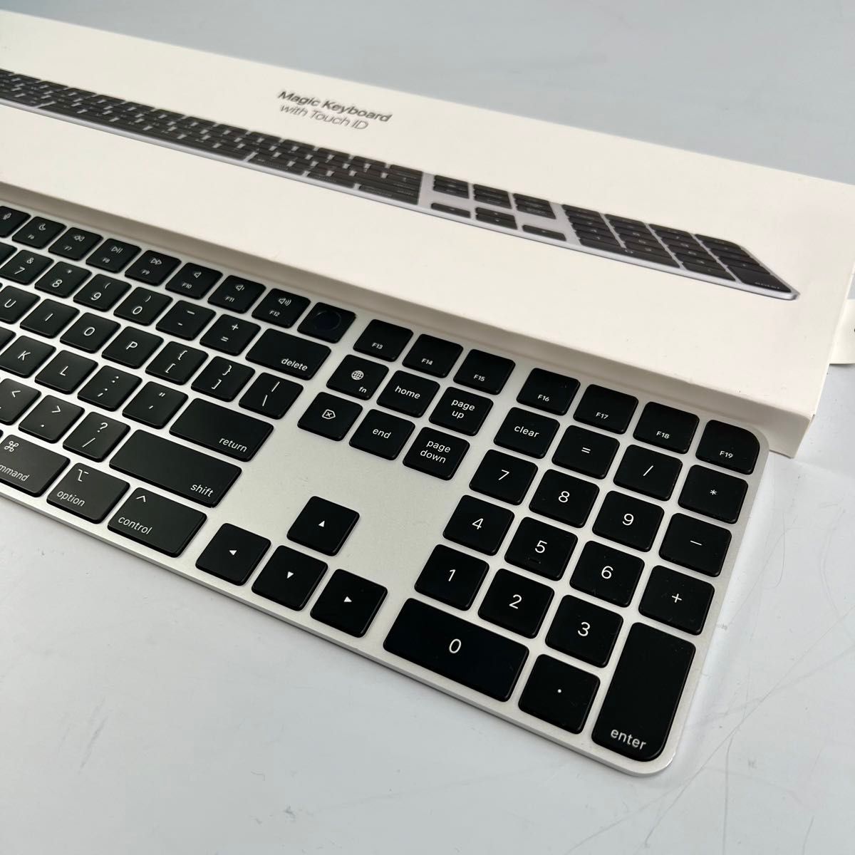 動作確認済み Apple Magic Keyboard with Touch IDブラック