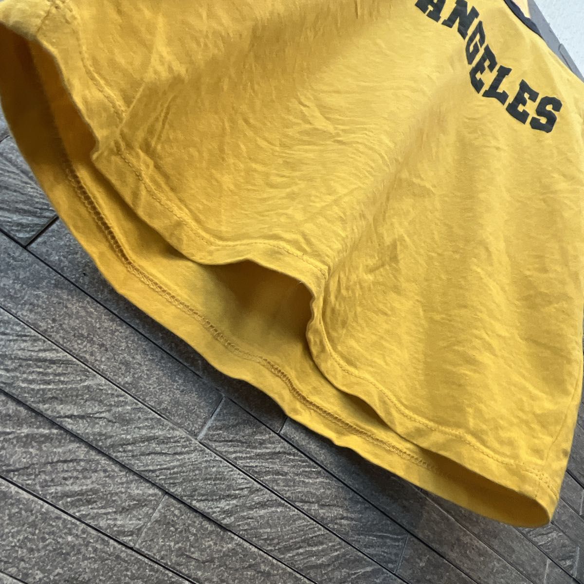 ザラ ZARA 半袖 Tシャツ インナー トップス カットソーSサイズ　イエロー　ビッグロゴ　カラートップス　黄色　クルーネック