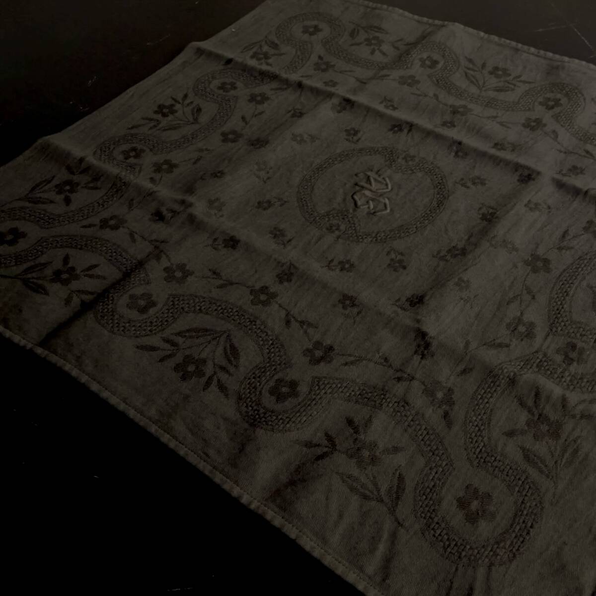 1900年代 フランス テーブルナプキン 刺繍 立体 モノグラム イニシャル 民藝 美術 テキスタイル アンティーク_画像4
