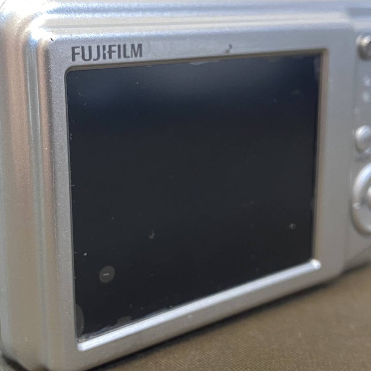 ●【MH-6978】中古品 FUJIFILM 富士フイルム A170 コンパクトデジタルカメラ 乾電池式【レターパックプラス可】_画像5