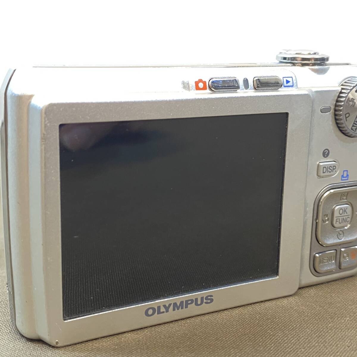 ●【MH-6783】中古品 OLYMPUS オリンパス FE-330 コンパクトデジカメ 充電器付属【レターパックプラス可】_画像6