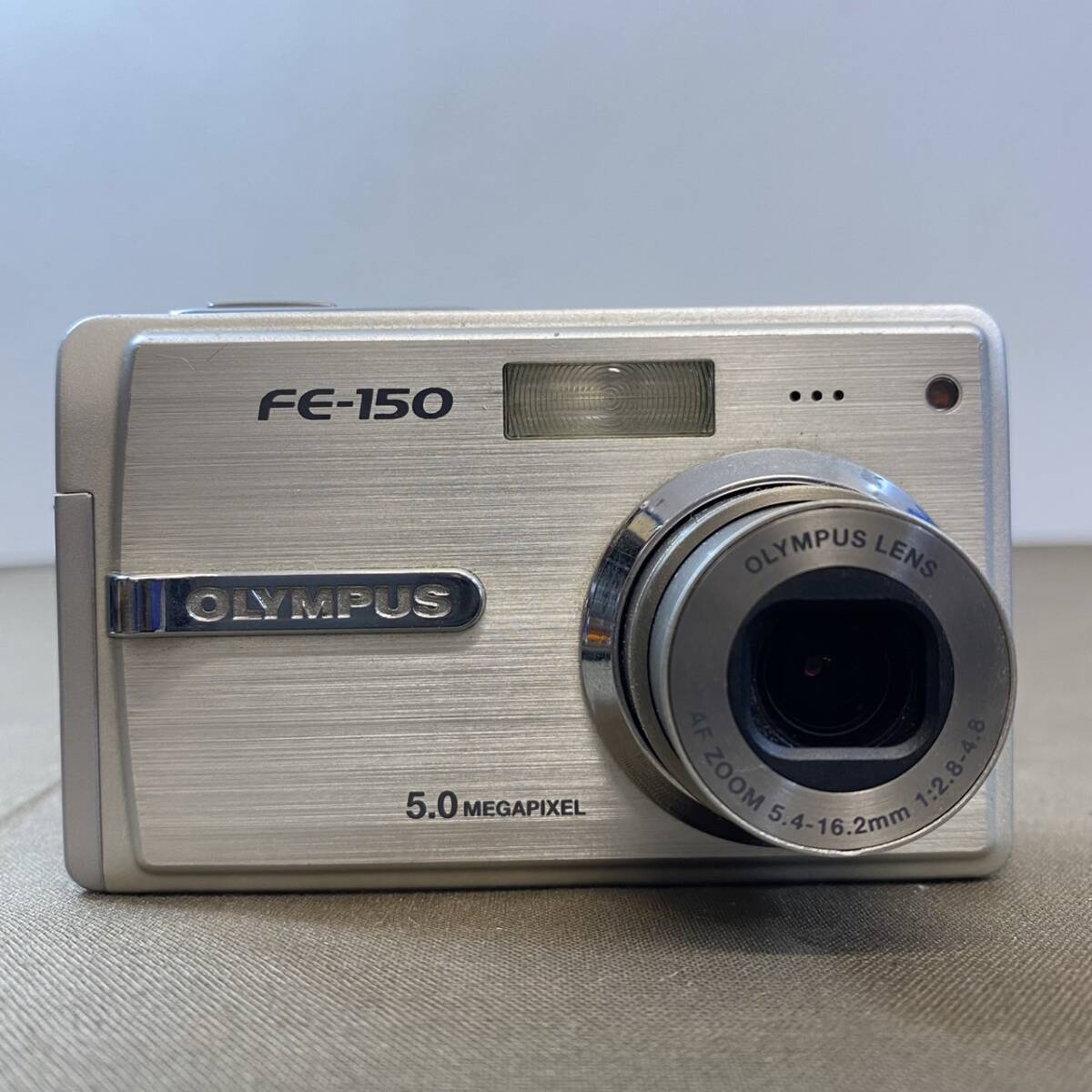 ●【MH-6875】中古品 OLYMPUS オリンパス FE-150 コンパクトデジカメ 充電器付属【レターパックプラス可】_画像2