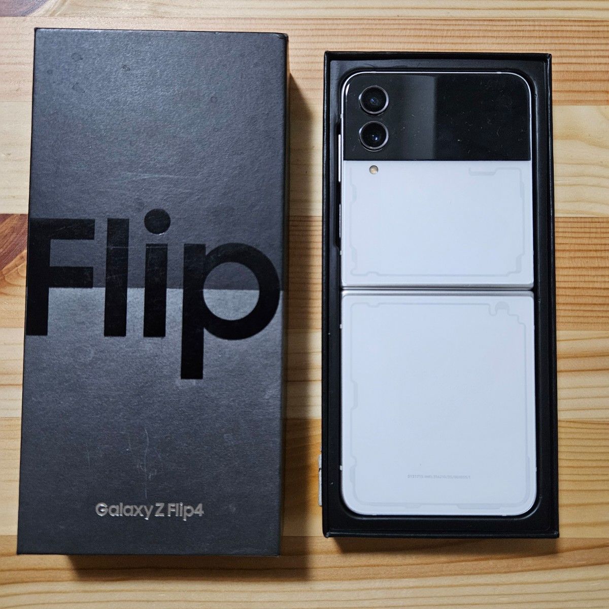 Samsung Galaxy Z Flip4 Maison Margiela|Yahoo!フリマ(旧 Samsung Galaxy Z Flip4 Maison Margiela|Yahoo!フリマ(旧