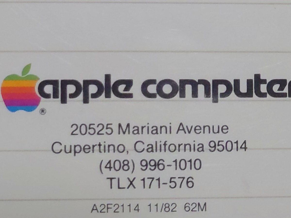 A2F2114 Apple//e Guide To The New Feature manual
