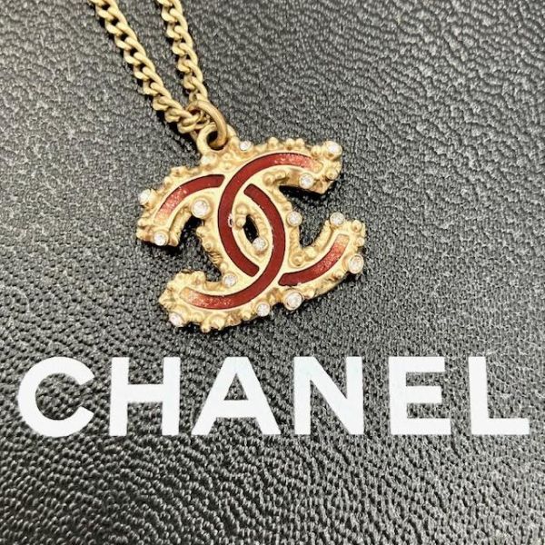 仙31 CHANEL ココマーク ネックレス ペンダント ラインストーン レッドカラー ブラウンカラー シャネル ヴィンテージ 箱付き 保存袋の画像1