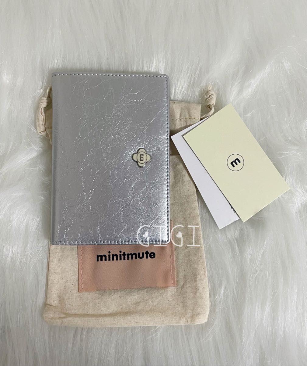 パスポートケース minitmute(ミニミュート) - 海外通販のBUYMA