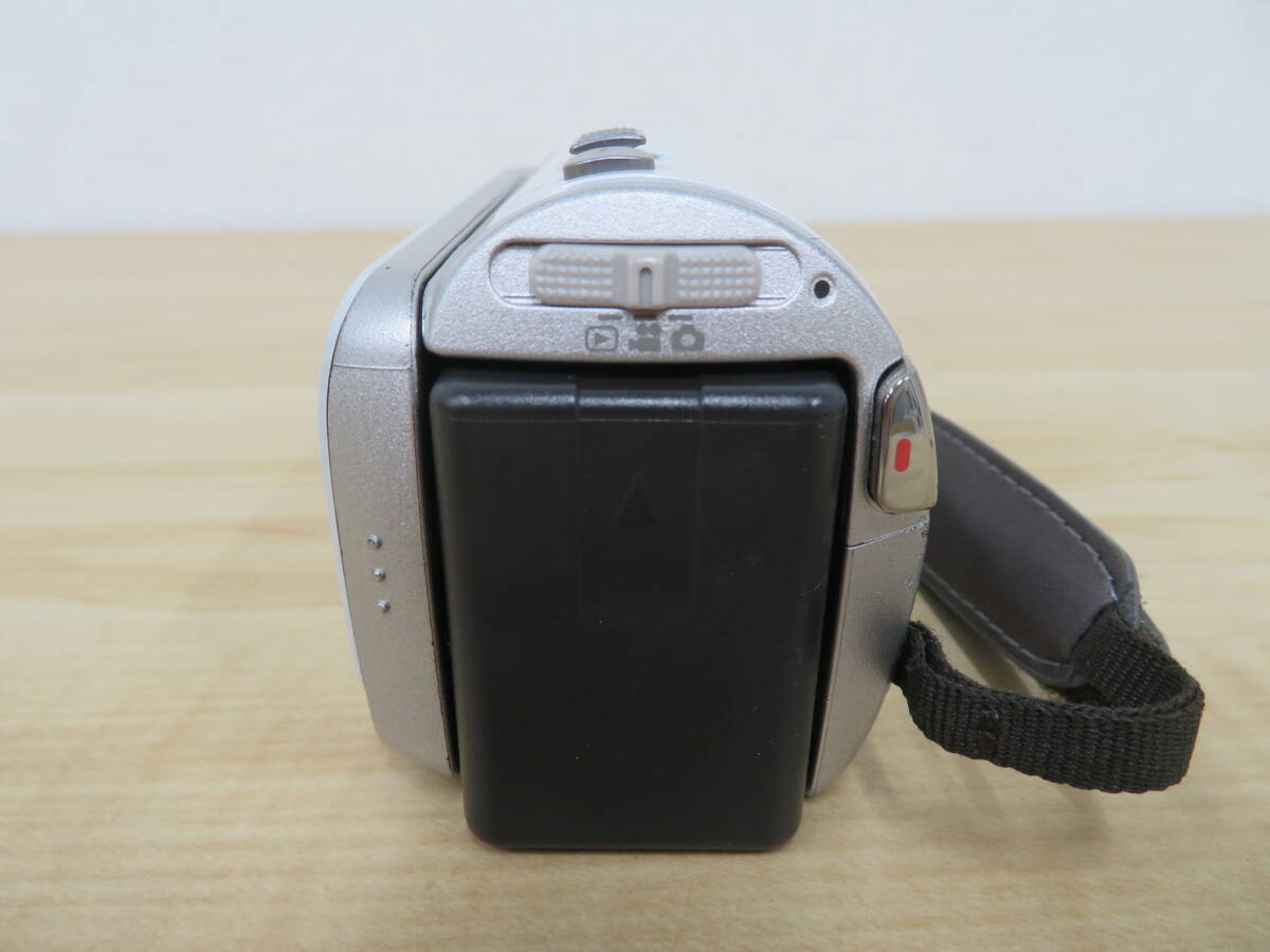 Panasonic HDC-TM45 パナソニック デジタルビデオカメラ ホワイト 通電動作確認済 本体 バッテリー2個 現状品 激安1円スタートの画像6