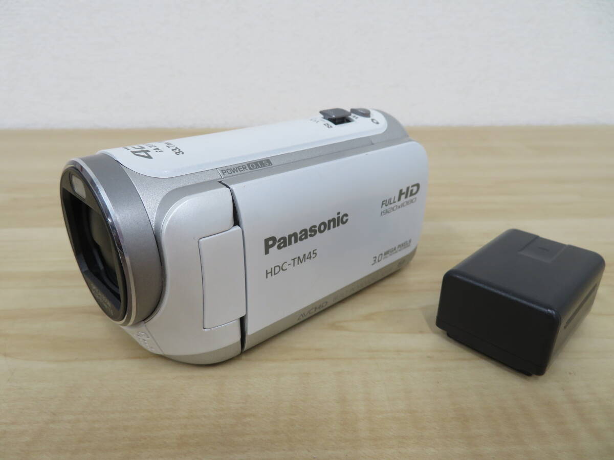 Panasonic HDC-TM45 パナソニック デジタルビデオカメラ ホワイト 通電動作確認済 本体 バッテリー2個 現状品 激安1円スタートの画像1