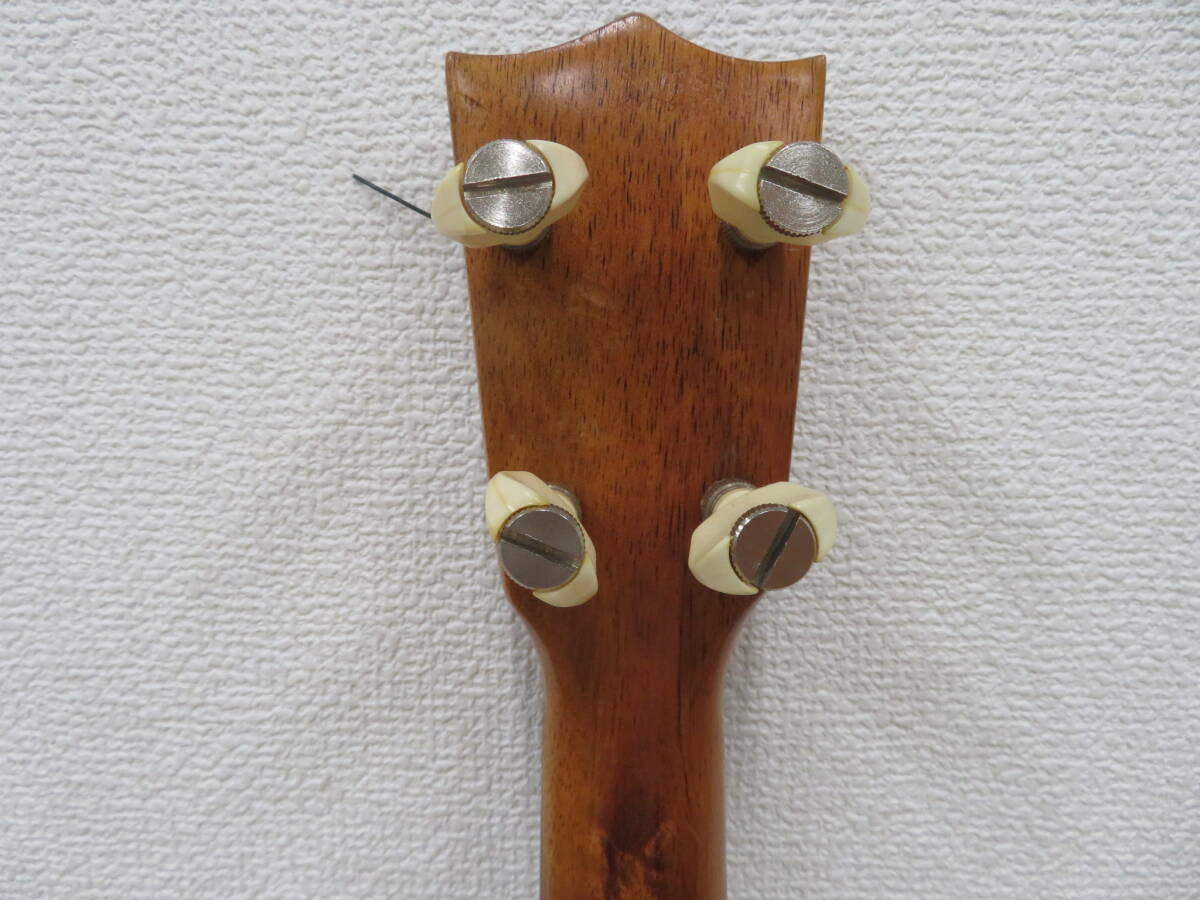 kamaka ukulele HANDCRAFTED カマカ ウクレレ 弦長約36cm 全長約52cm ハードケース付 楽器 音楽 現状品 激安1円スタートの画像8