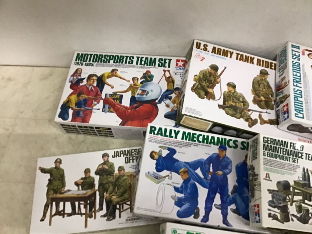 1円〜 同梱不可 ジャンク 1/35等 アメリカM151A2 グレナダ侵攻作戦、ドイツ歩兵セット 大戦後期 他の画像4