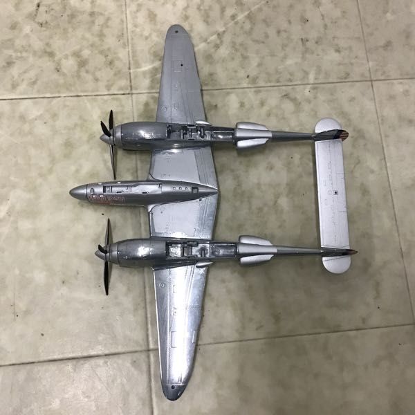 1円〜 破損 ヘルパウィングス 1/72 THE FLYING BULLS Lockheed P-38 ライトニング Reg. N25Yの画像5
