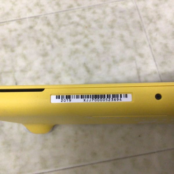 1 jpy ~ operation verification / the first period . settled box less Nintendo Switch Light HDH-001 yellow 
