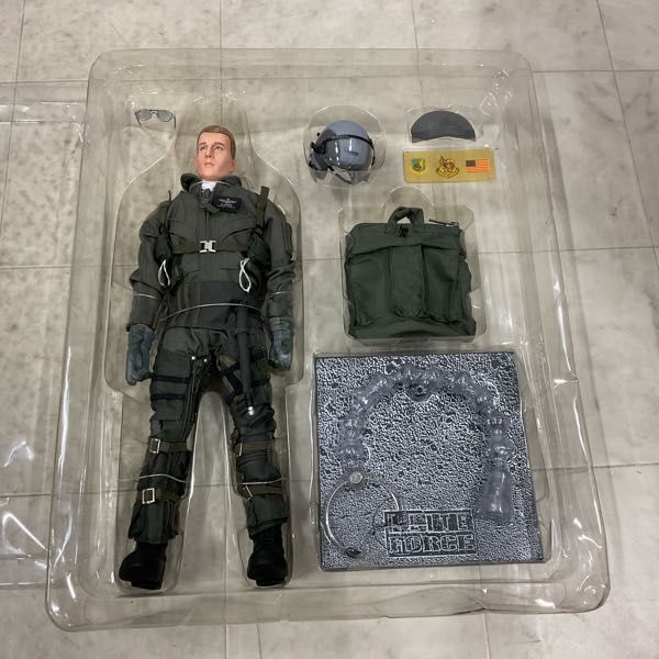 1 jpy ~ blue box toys Elite force 1/6 U.S. Air Force F-15C Eagle Pilot VIPER