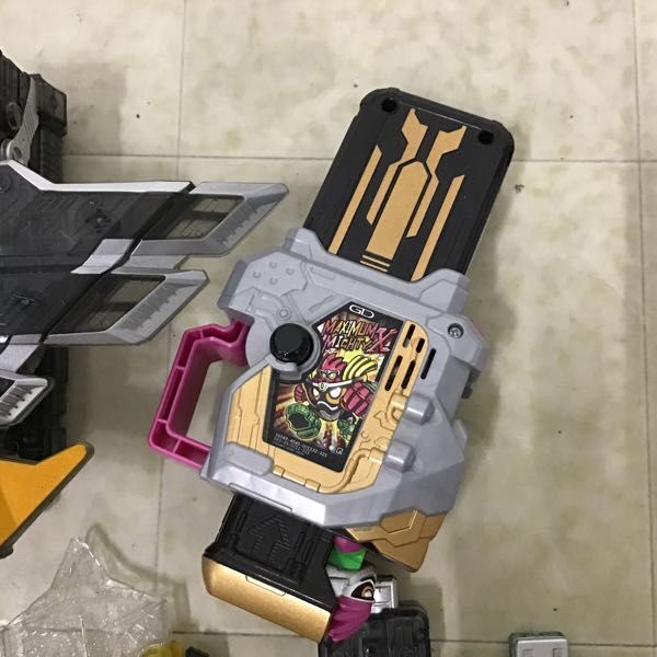 1円〜 仮面ライダーエグゼイド DXマキシマムマイティXガシャット 仮面ライダーW 変形ガイア恐竜 ファングメモリ 他_画像3