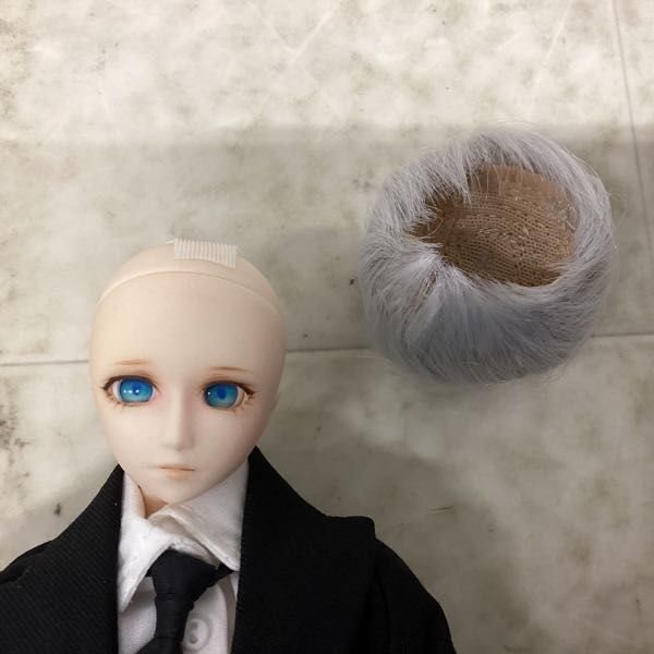 1 jpy ~pala box doll blue group I, silver group hair, black suit 