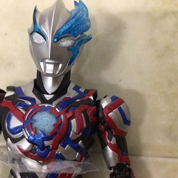 1 иен ~ S.H.Figuarts Ultraman Blazer 