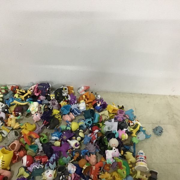 1円〜 訳あり ポケットモンスター 指人形 ヒトカゲ、リザードン、ピカチュウ、ポリゴン、フシギダネ、トゲピー、ギャラドス他_画像3