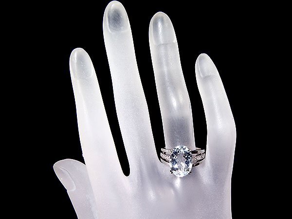 【ジュエリー極】瑞々しい煌き！大粒良質天然アクアマリン5.00ct＆ダイヤモンド0.08ct 高級K9WGリング k8506oi【送料無料】_画像4