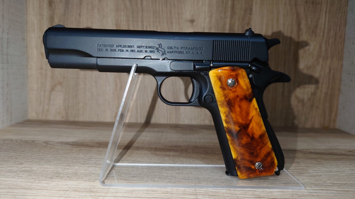 精巧1/2スケール　ミニチュアモデルガン　コルトM1911 ガバメント　ブラック　 琥珀タイプグリップカスタム　