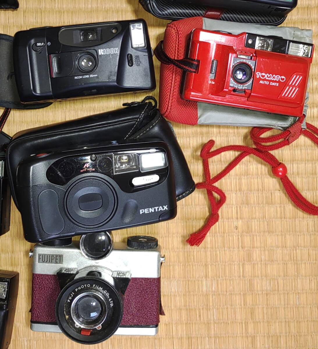  compact пленочный фотоаппарат совместно 19 шт. чёрный корпус / Minolta /FUJICA/ Canon / Olympus /RICOH/ Pentax [ утиль ]