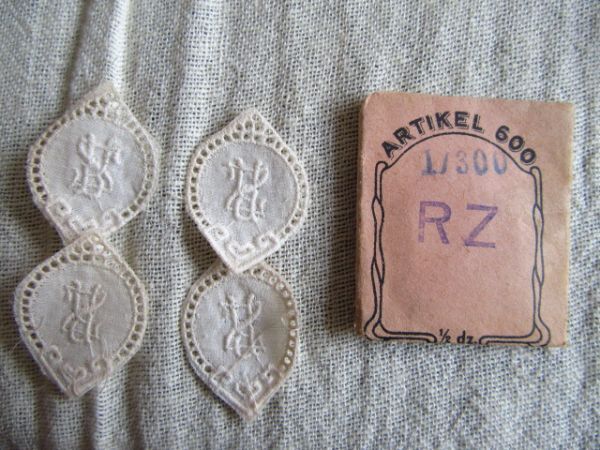 (.) antique initial embroidery seat & initial motif various 
