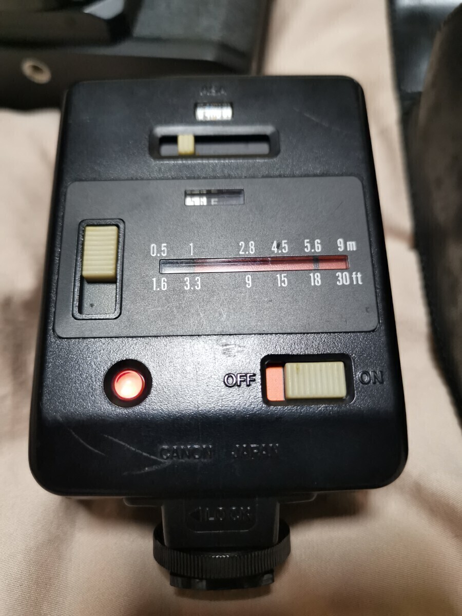Canon キャノン NewF‐1AEファインダーボディ.スピードライト188A.NewFD28㎜F2.8の画像2