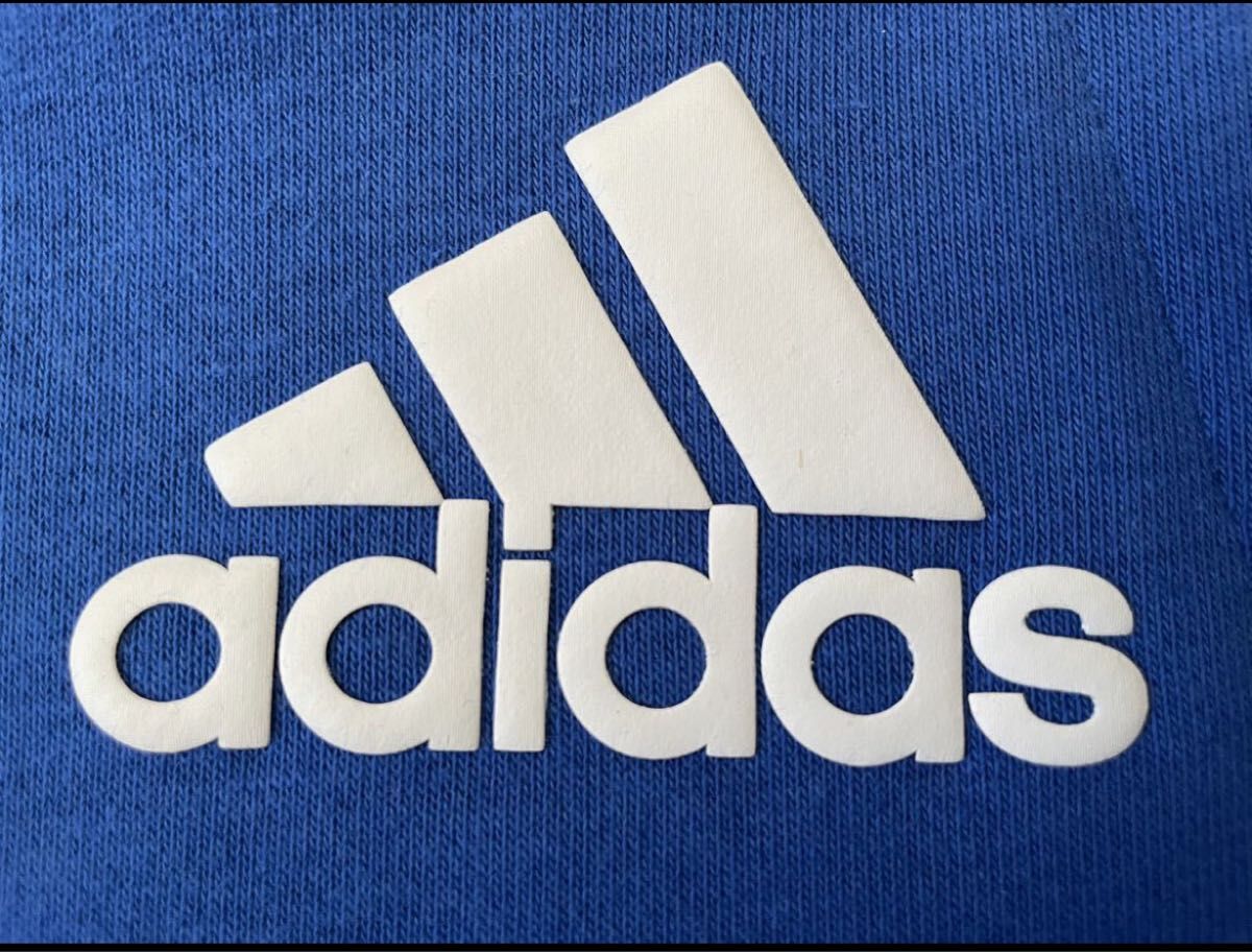 新品★adidasアディダス★130★快適!!半袖Ｔシャツ(ホワイト 白)・パフプリントロゴ!スウェットパンツ(ブルー 青)★上下