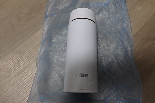  未使用品 ☆ サーモス/THERMOS　水筒 真空断熱ケータイマグ 0.35L　パールホワイト JNW-350 PRW　　送料：350円_画像1