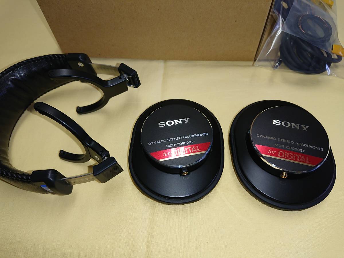 新品を改造 SONY MDR-CD900ST MMCX仕様 折りたたみ加工済み 新品を改造 SONY MDR-CD900ST MMCX仕様 折りたたみ加工済み