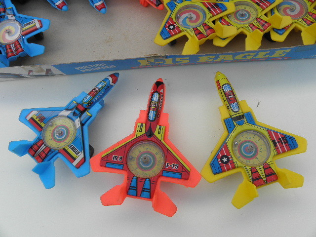 96 駄玩具 F-15 EAGLE 飛行機 12個入 / 昭和レトロ ブリキ 駄菓子屋 _画像4