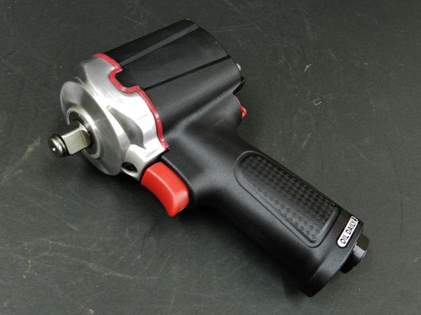 【正逆転切替が片手操作】最大トルク 810N・m 超小型・軽量 1/2(12.7mm) エアーインパクトレンチ ツインハンマー☆