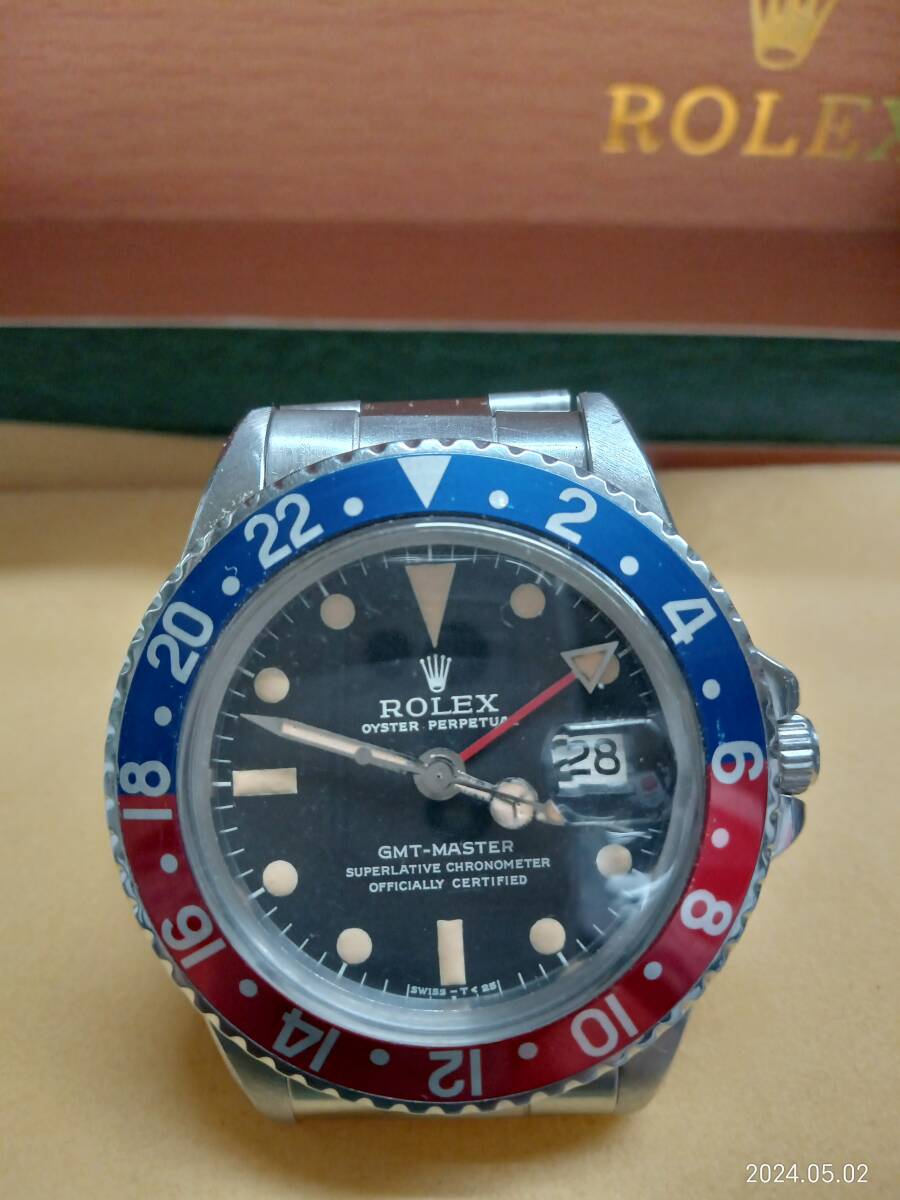 ロレックスヴィンテージRef1675　 GMTマスターカスタム　ROLEX Cal.1570(1575)オリジナルムーブメント搭載　ブラックベゼル付き_画像2