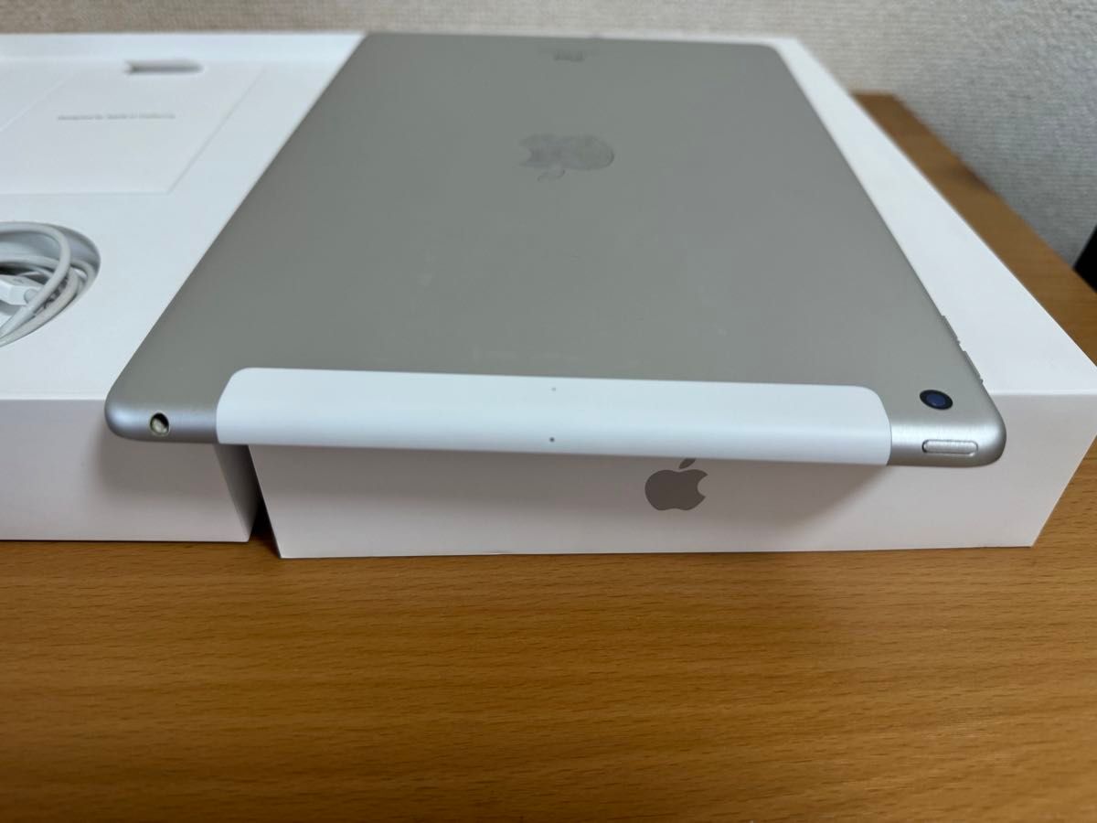 iPad 第7世代 Wi-Fi + Cellular 32GB シルバー MW6C2J/A A2198  動作確認済