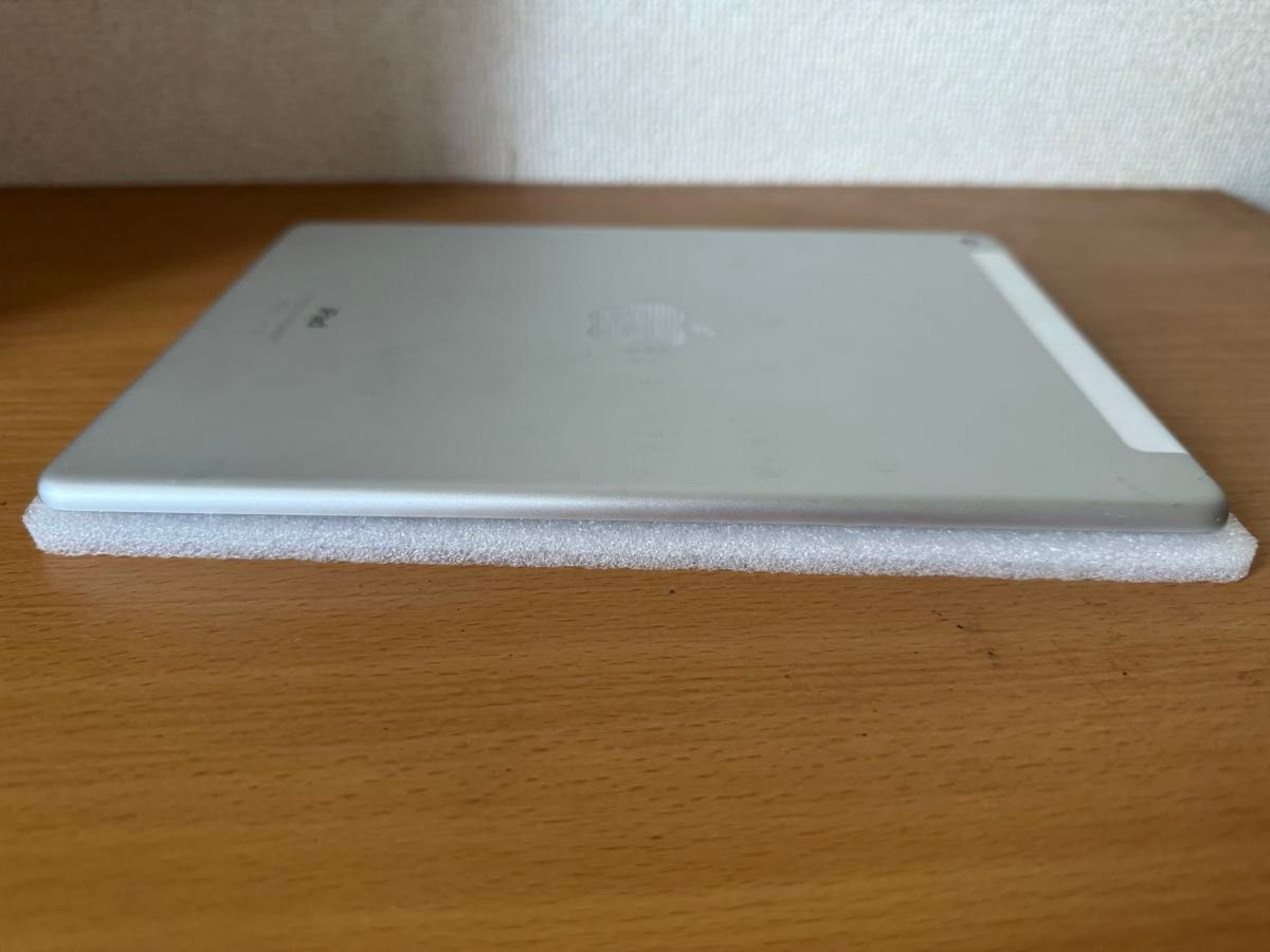 iPad Air 第2世代 Wi-Fi + Cellular 128GB シルバー MGWM2J/A A1567 動作確認済