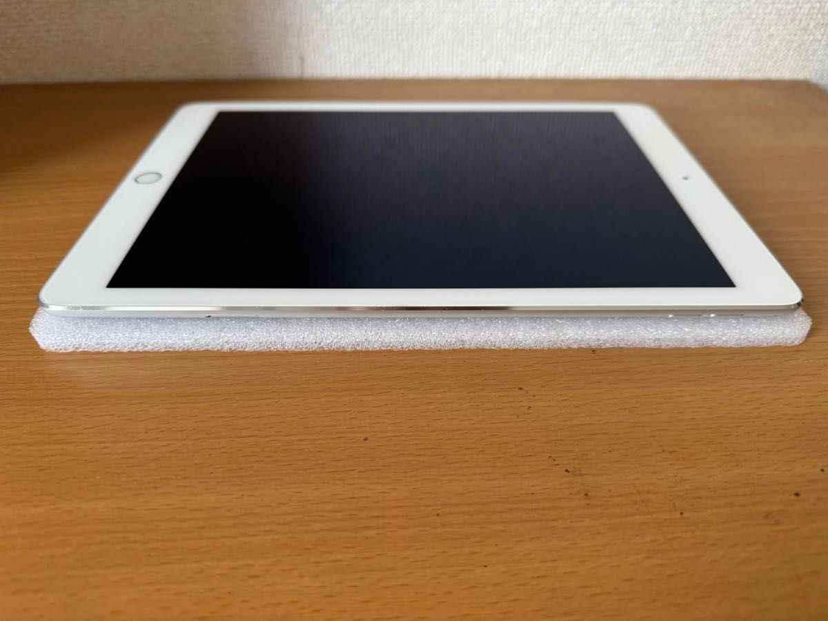 iPad Air 第2世代 Wi-Fi + Cellular 128GB シルバー MGWM2J/A A1567 動作確認済