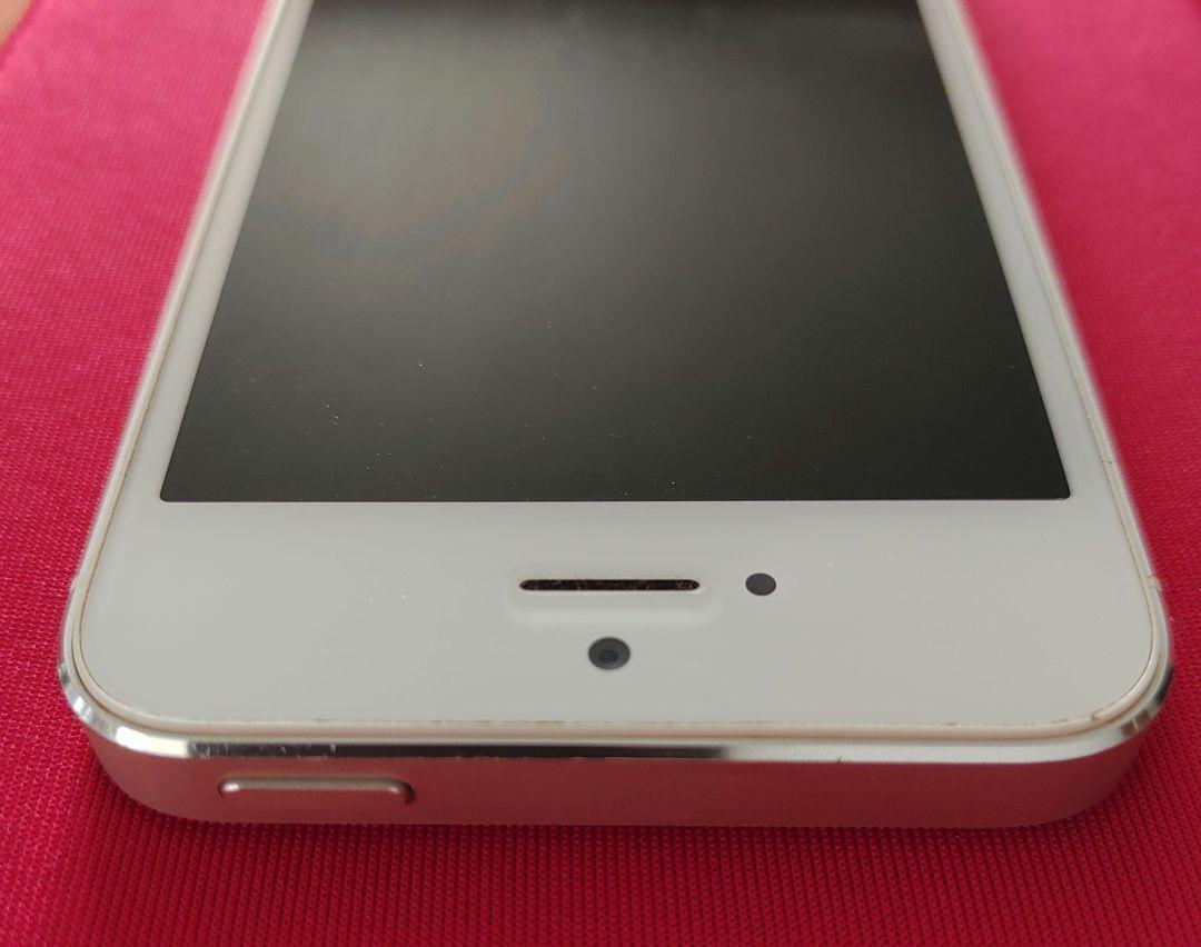 送料無料 動作確認済み iPhone 5 シルバー Whiteホワイト白 32GB KDDI au 本体のみ アイフォン スマホ本体 携帯 アップルApple A1429中古_画像8