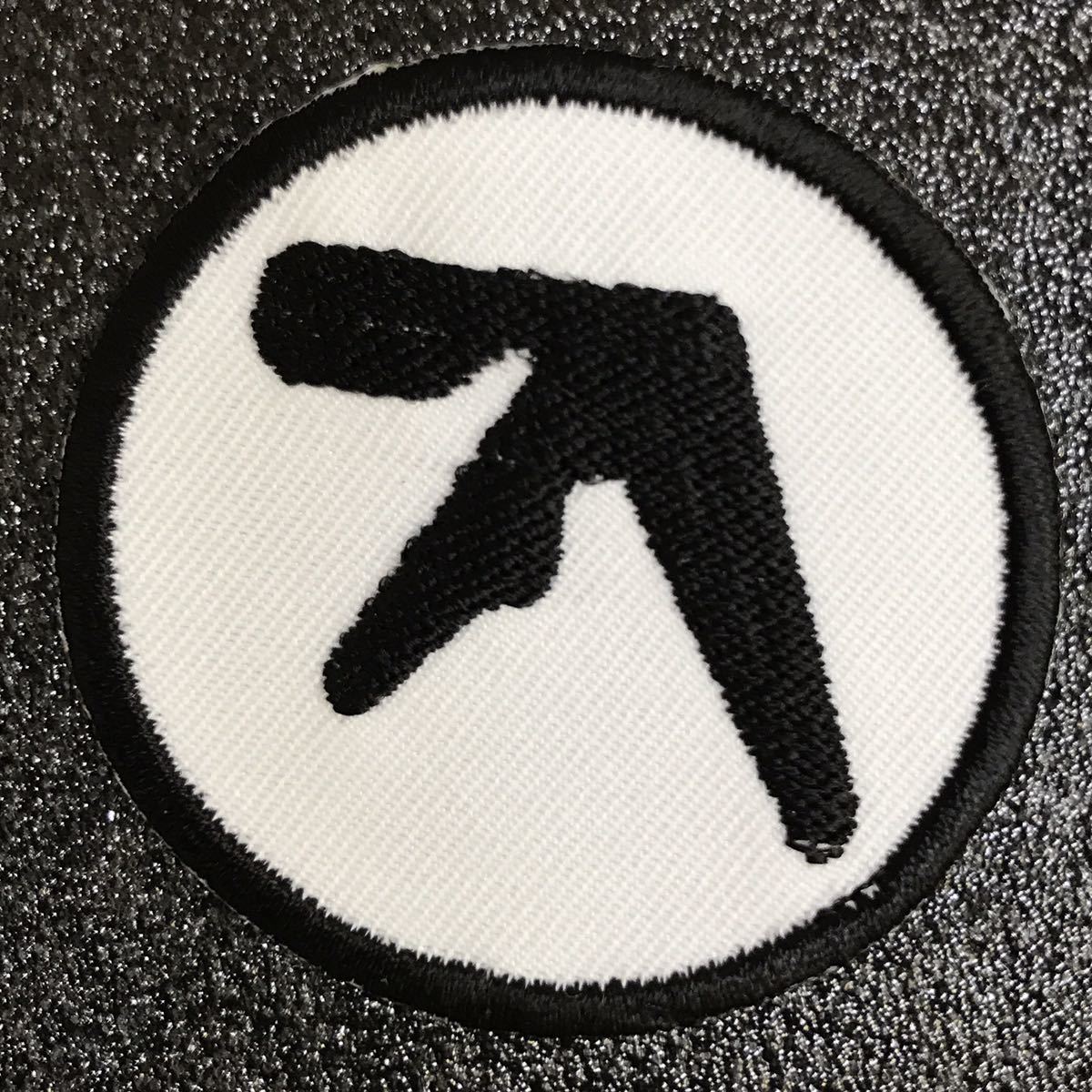 =定形郵便送料無料= 5cm径 APHEX TWIN エイフェックスツイン ロゴ アイロンワッペン WARP エレクトロニカ テクノ AFX sonntagpatches_画像2