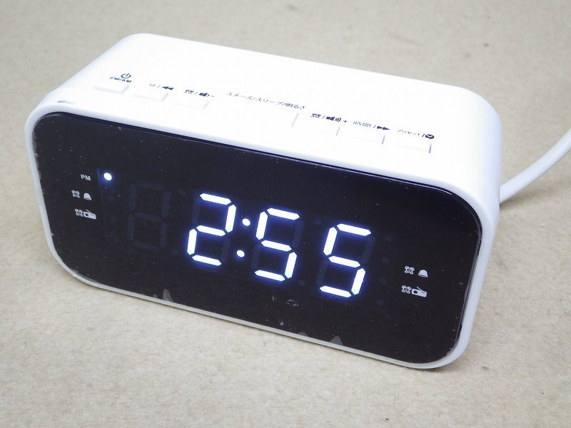 Kサま0012 WINTECH AM/FM クロックラジオ CR-X1WL ホワイトLED デジタル置時計 目覚まし時計 インテリア 家電 電化製品 とけいの画像1