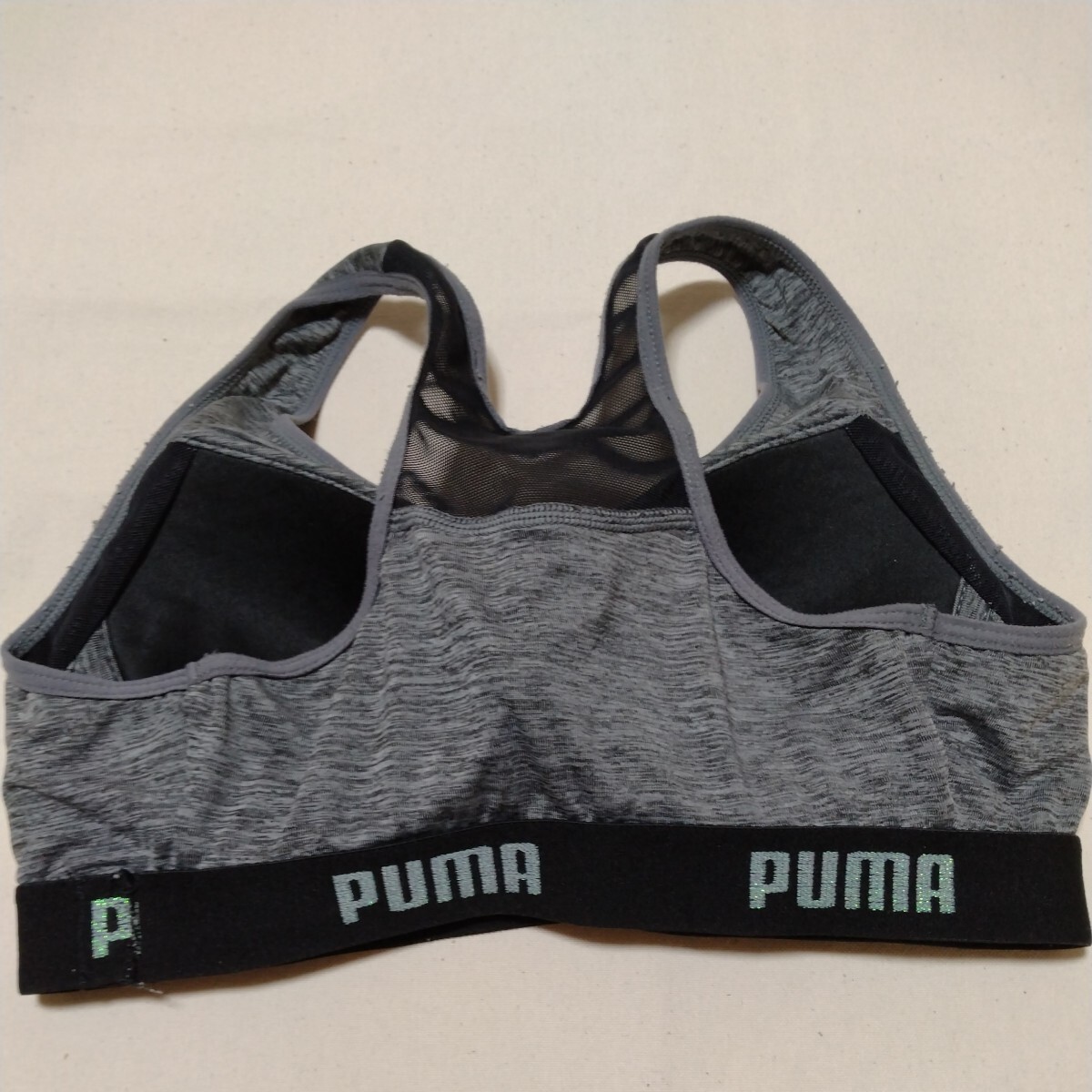 PUMA スポーツインナー　サイズM ヨガ フィットネス　ピラティス　ブラック_画像3
