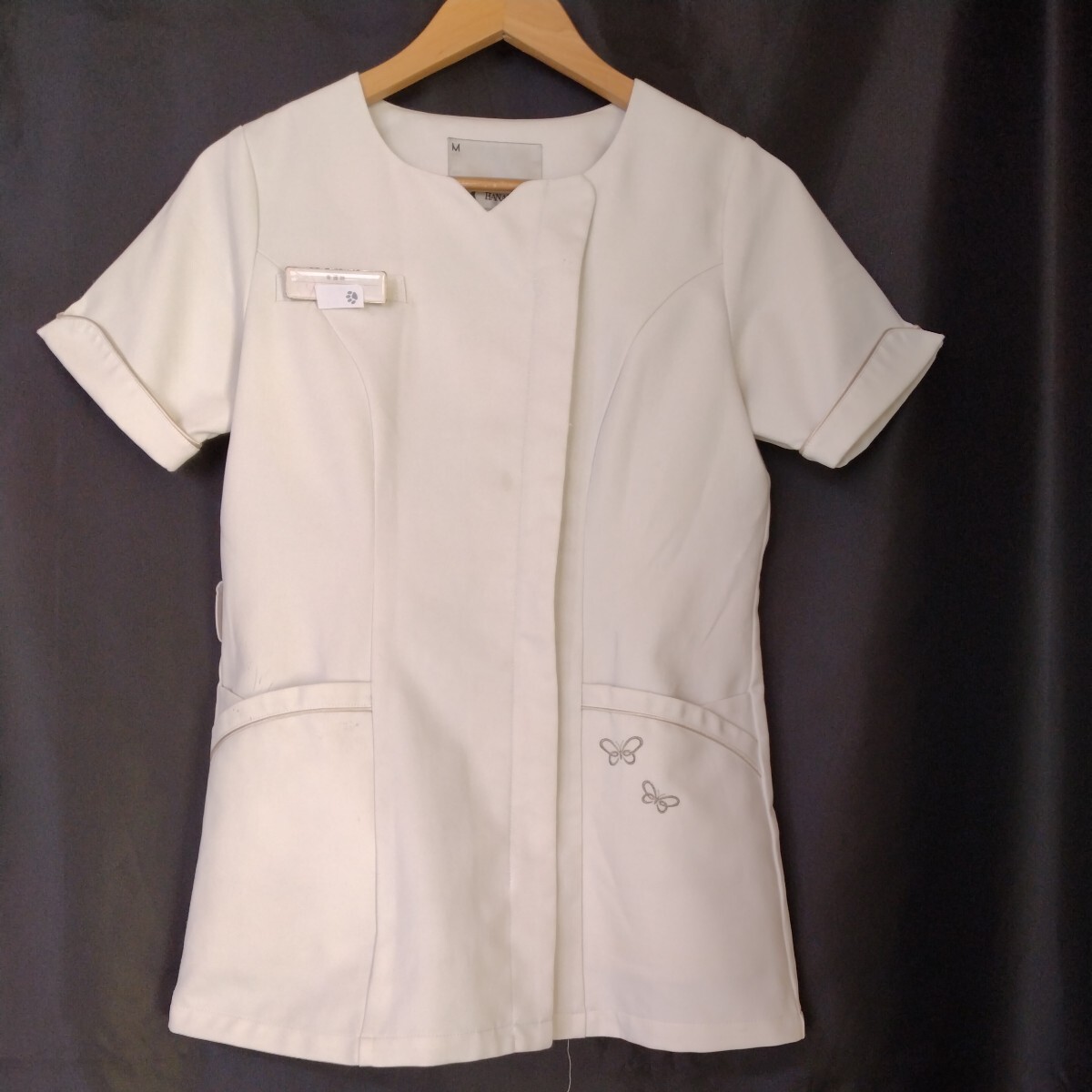  is na emo li short sleeves nurse wear size M white front opening Heart neck jacket klinik medical care white garment costume 