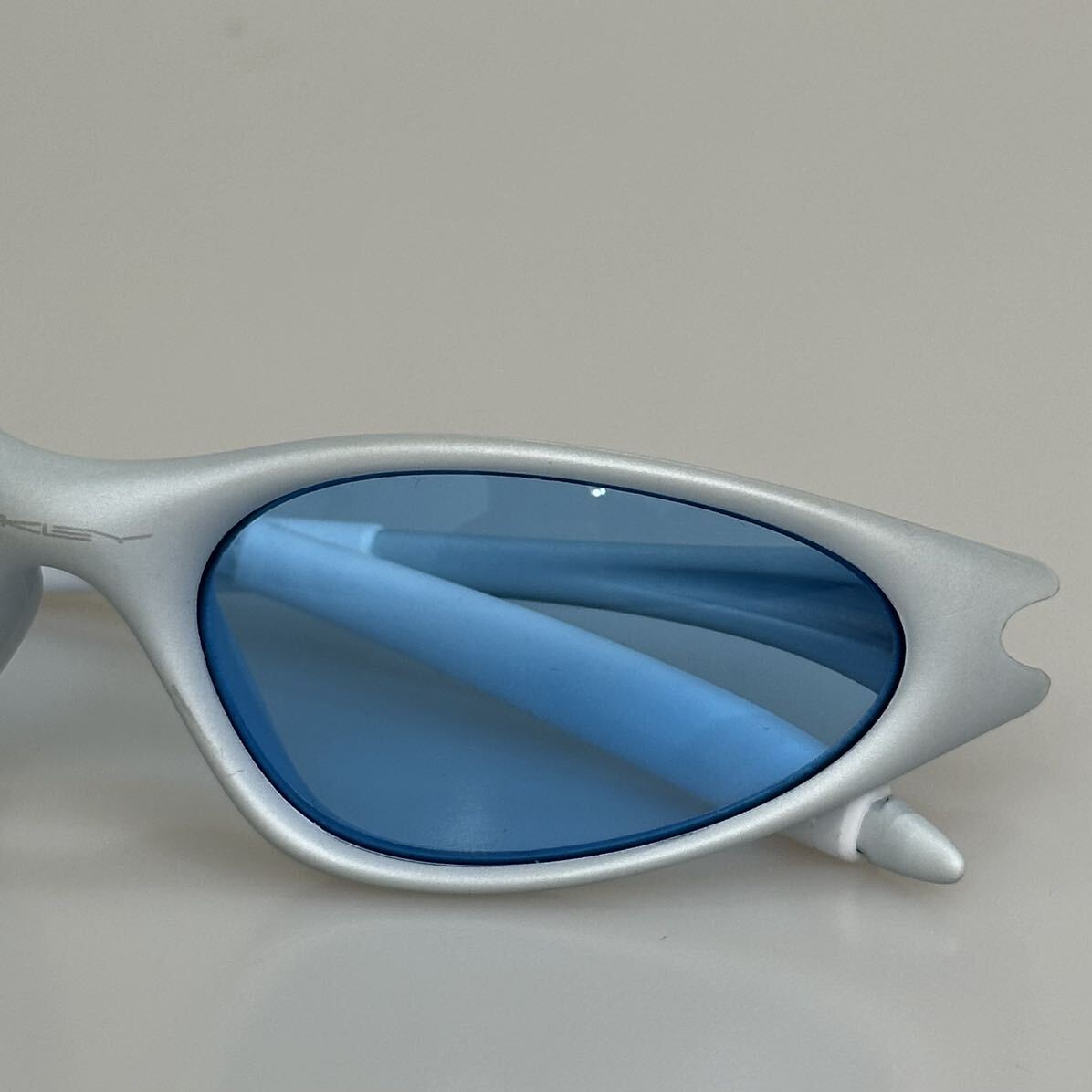 Yahoo!オークション - 美品 90s OAKLEY MINUTE 1.0 PEARL BLUE Yahoo!オークション - 美品 90s OAKLEY MINUTE 1.0 PEARL BLUE