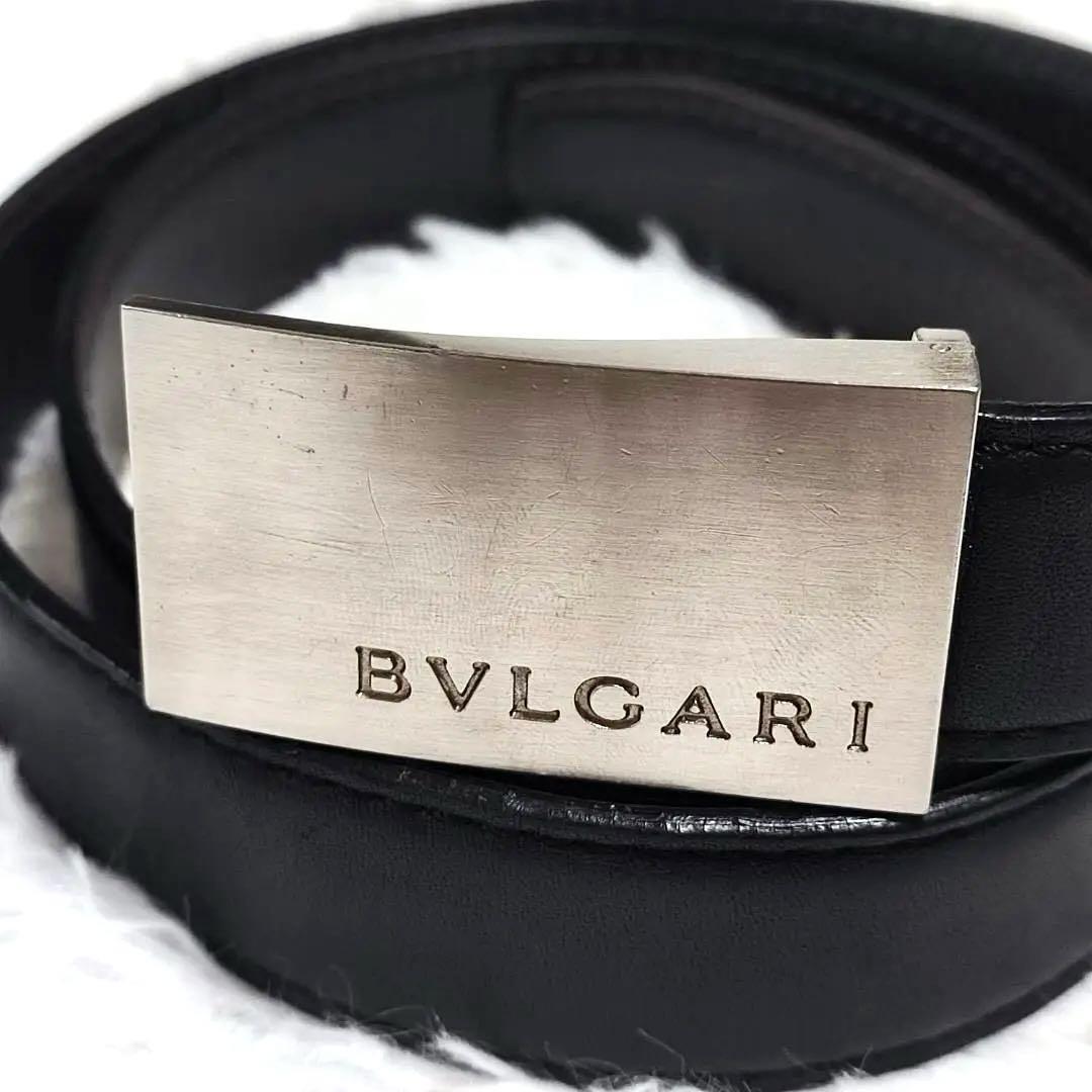 1円【美品】BVLGARI 『溢れる高級感』ブルガリ スクエア プレート ロゴバックル 刻印 レザー ベルト ビジネス 黒 ブラック メンズ_画像2