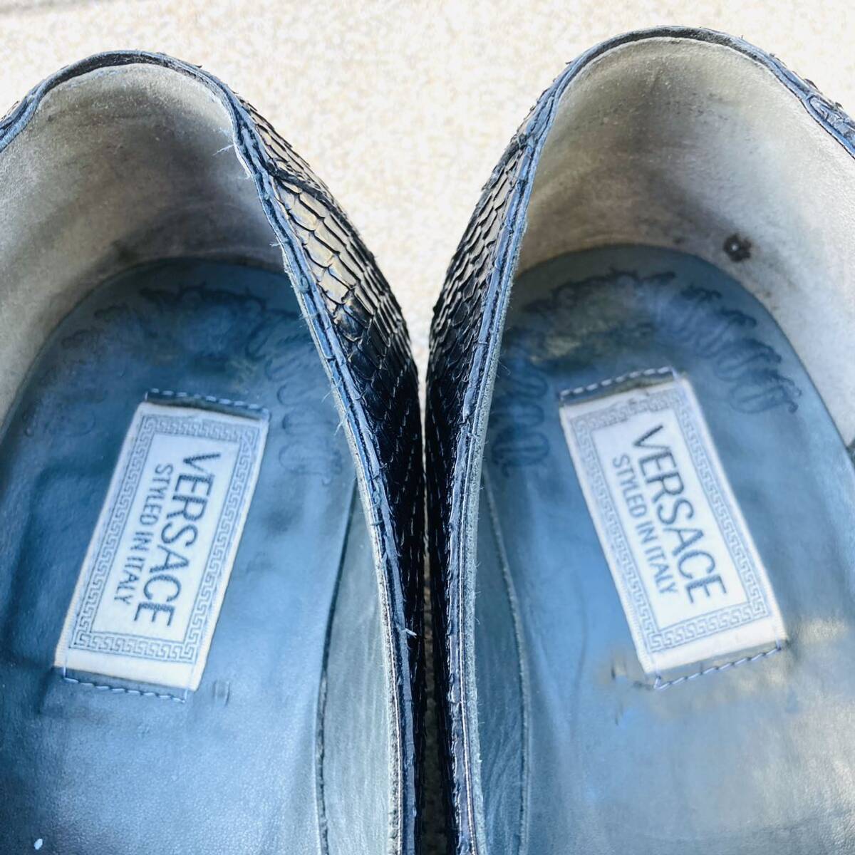 * превосходный товар Gianni Versace bell search 43 обувь примерно 27.5cm питон кожа . кожа .he винт ne-k туфли без застежки кожа обувь Loafer BK черный чёрный 