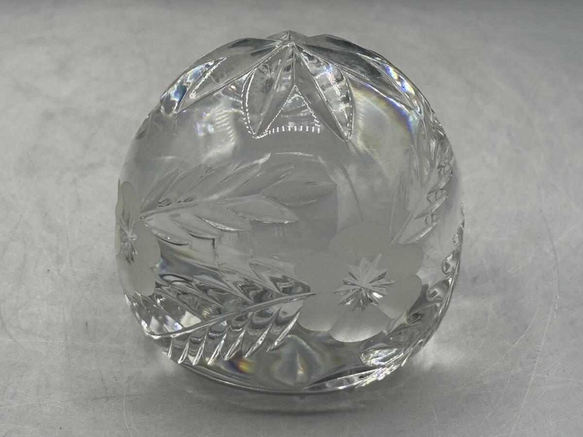  Britain Tutbury crystal hand carving flower paperweight weight 