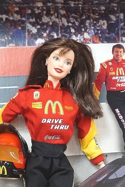 ★ MATTEL マテル NASCAR オフィシャル #94 バービー 1999年 人形 マクドナルドコレクターズエディション ドール 22954_画像4