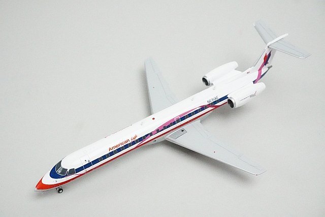 * JC wings 1/200embla L ERJ-145 American Eagle Pink Ribbon Livery N691AE XX2156