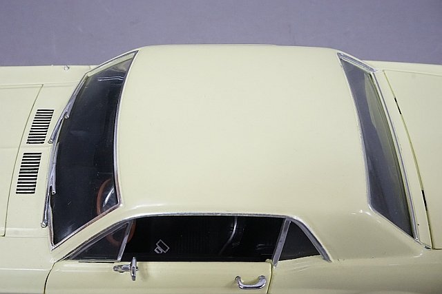 GREEN LiGHT グリーンライト Ford フォード Mustang マスタング 1967 全長約26cm ※本体のみ バンパーなどに塗装剥げ_画像2